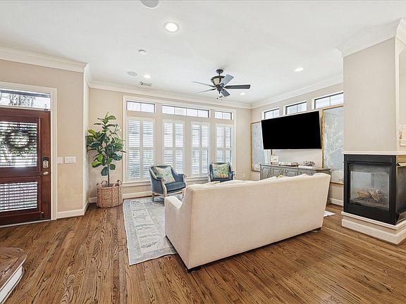 4th image of 38 Riva Row