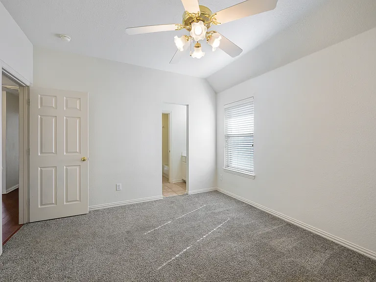 8708 Brook Hollow Dr — Photo 18