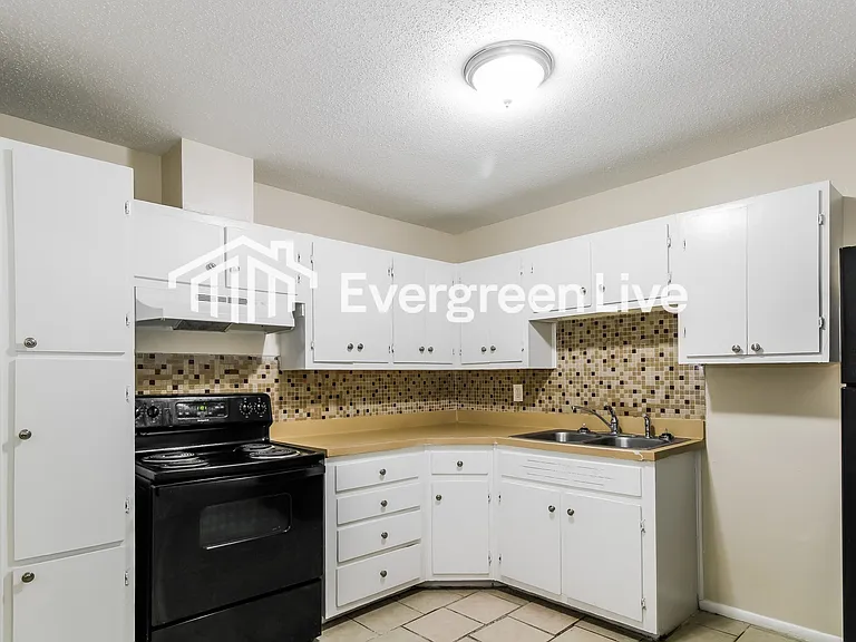 3241 Glen Logan Rd — Photo 5