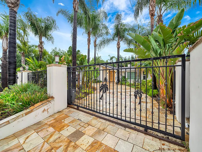 22826 Dolorosa St — Photo 6