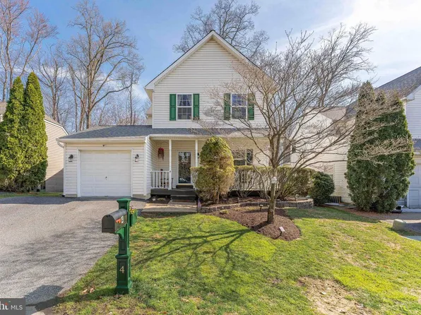4 Cannon Ct, Upper Chichester, PA 19061