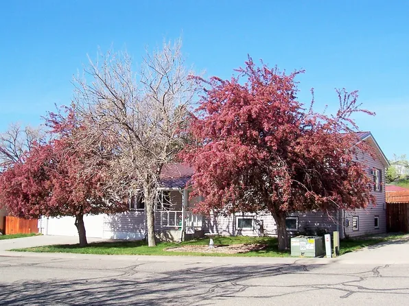 112 Susan Kay Ave, Thermopolis, WY 82443