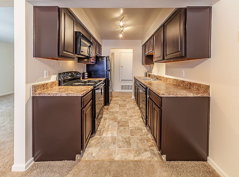 1st image of 713 Nelson Cir