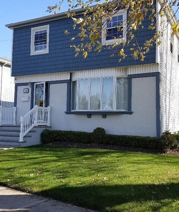 1st image of 1220 S Railroad Ave