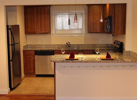 4th image of 2100 Grove Ave #U3