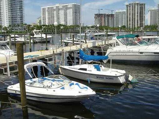 3rd image of 18041 Biscayne Blvd APT 801-4