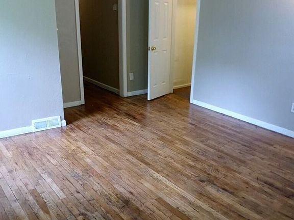 4th image of 3017 E 8th St #A