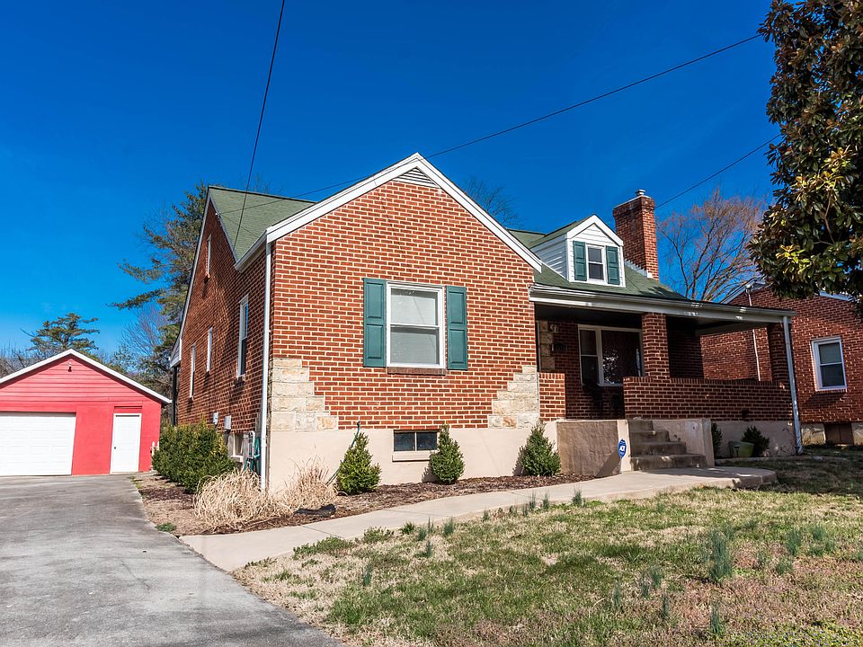 1st image of 2528 Lyndhurst St NW