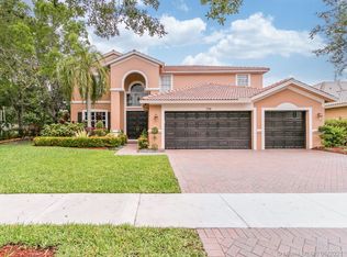 3791 W Gardenia Ave, Fort Lauderdale, FL 33332