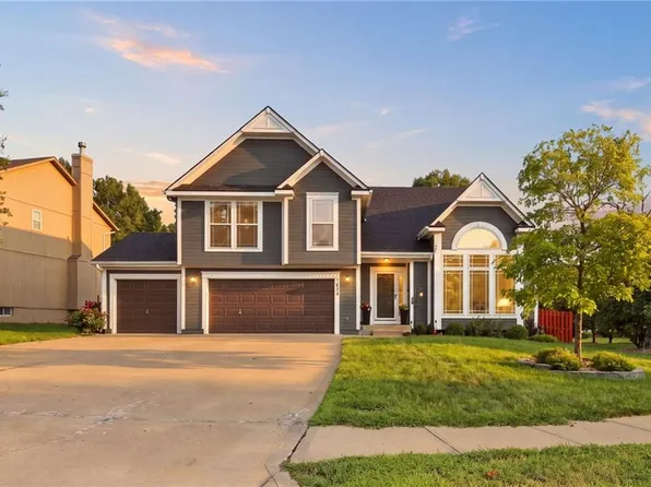 5343 Kenton St, Shawnee, KS 66226
