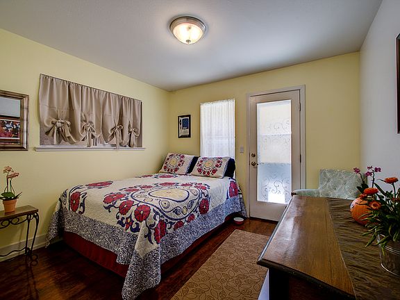 4th image of 278 McDowell Ln