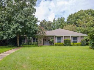 505 Silverthorn Rd, Gulf Breeze, FL 32561