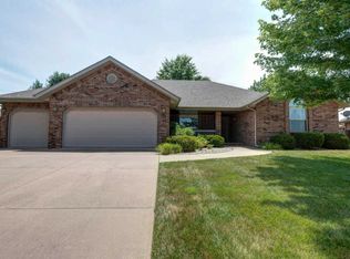 3622 W Winchester Rd, Springfield, MO 65807