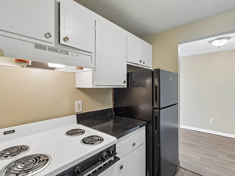 Columbus Park Apartments — Photo 33