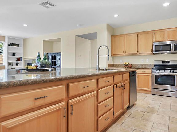3rd image of 82639 Castleton Dr