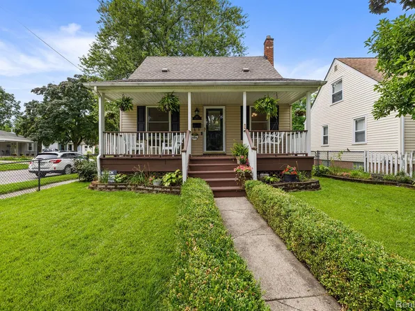 3171 Edgeworth St, Ferndale, MI 48220