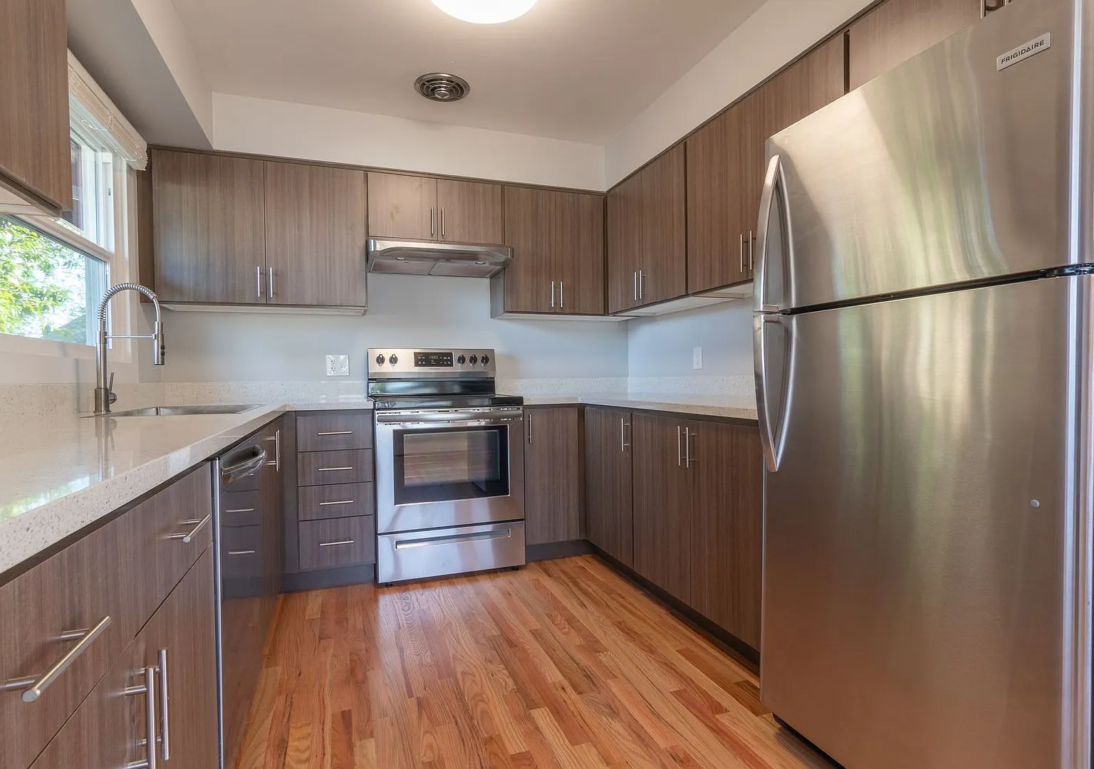 6112-6116 SE Center St — Photo 1