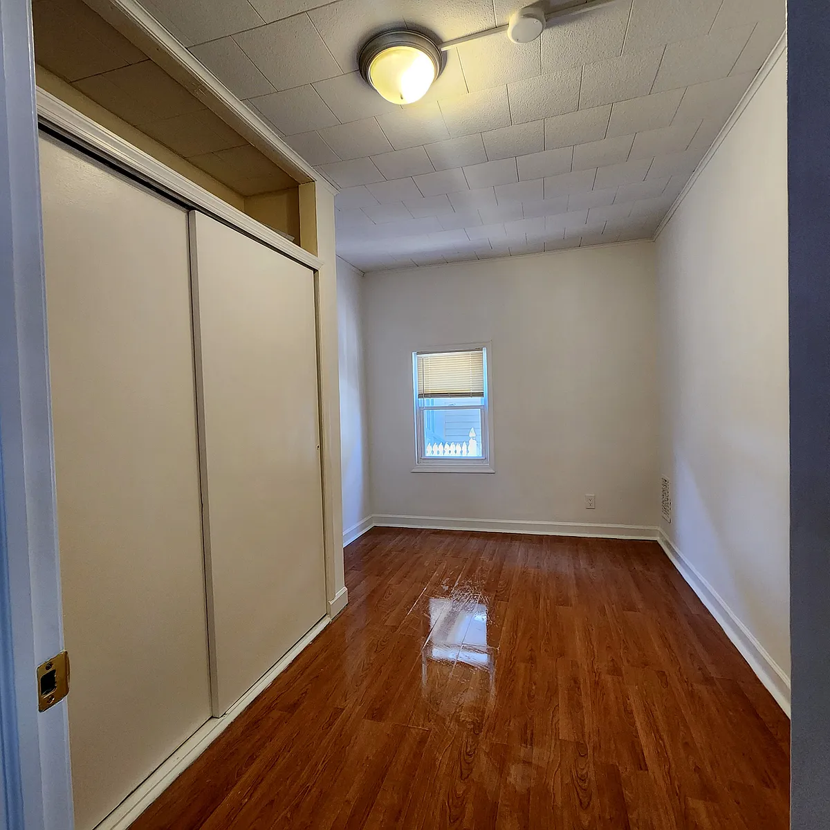 Bedroom 2. - 111 Murray St