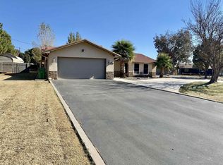 2004 Pepper Tree Ct, Carlsbad, NM 88220