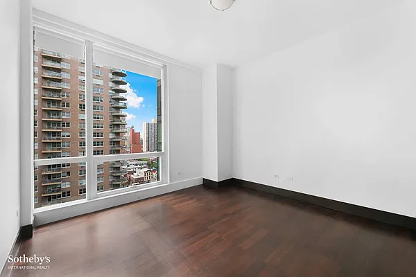 Rented by Sotheby's International Realty | media 29