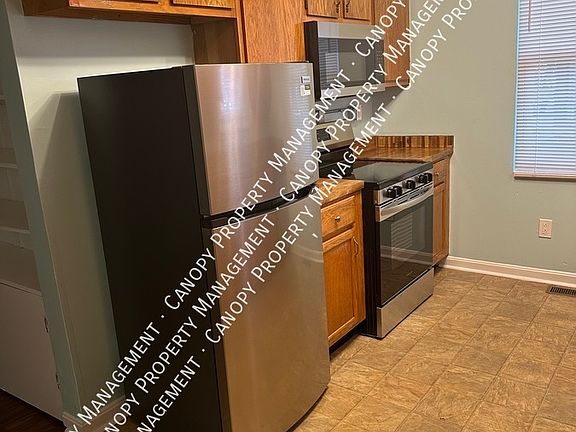 2nd image of 724 Charles Ave