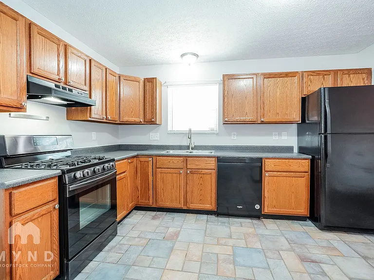 3992 Sandy Ridge Dr — Photo 8