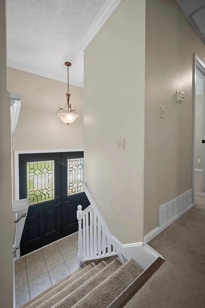Charming 3-Bed, 2-Bath Single-Family Home on Quiet Cul-de-Sac | Oldham County — Photo 4