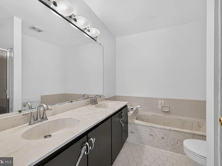 6374 English Ivy Way — Photo 10