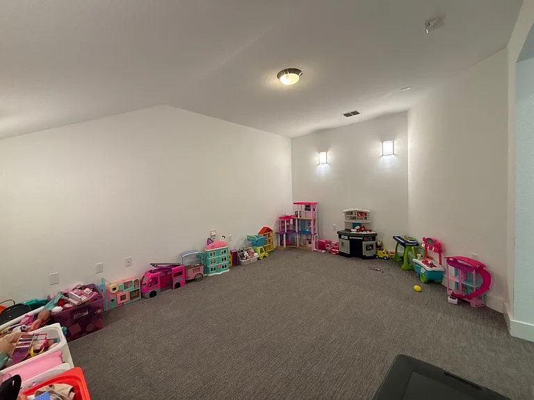 16916 Morelle Dr — Photo 28