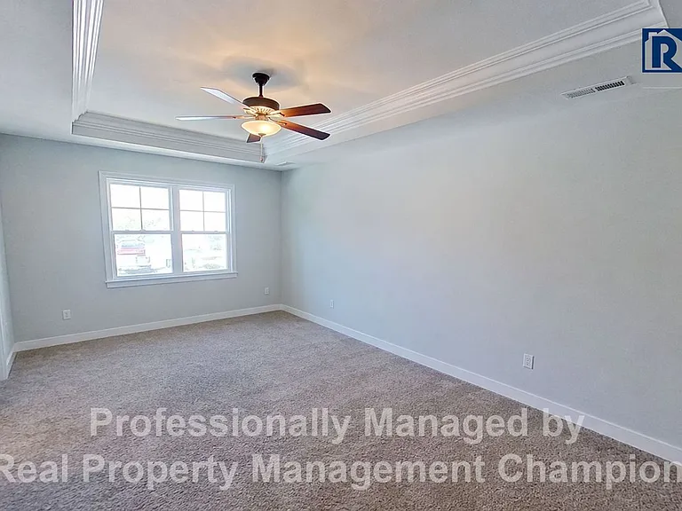 241 E Ivybridge Dr — Photo 11