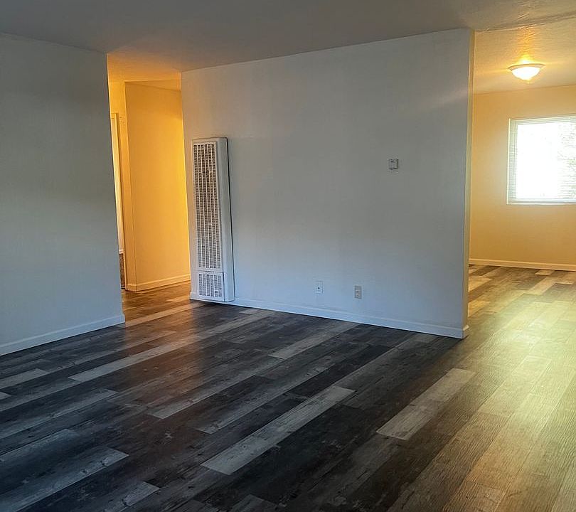 1st image of 172 Columbia Way #D