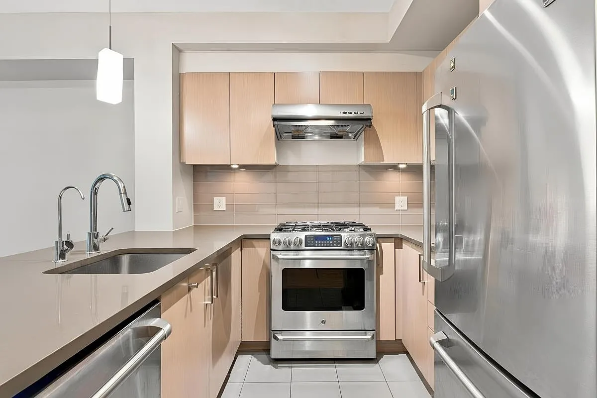 1 bed, 700 sqft, $2,300 — Photo 2