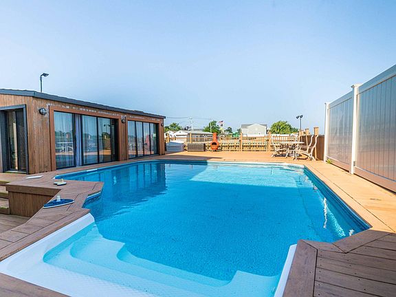 Salt Water, Solar Heated Pool with Pool House / Cabana