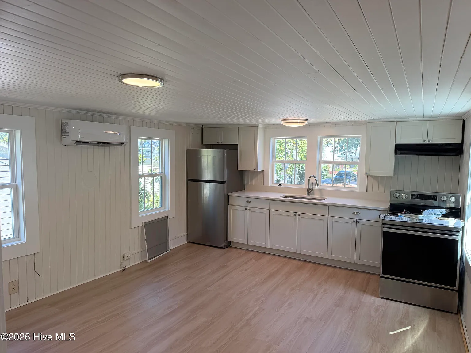 1 bed, 1.0 bath, $975 — Photo 3