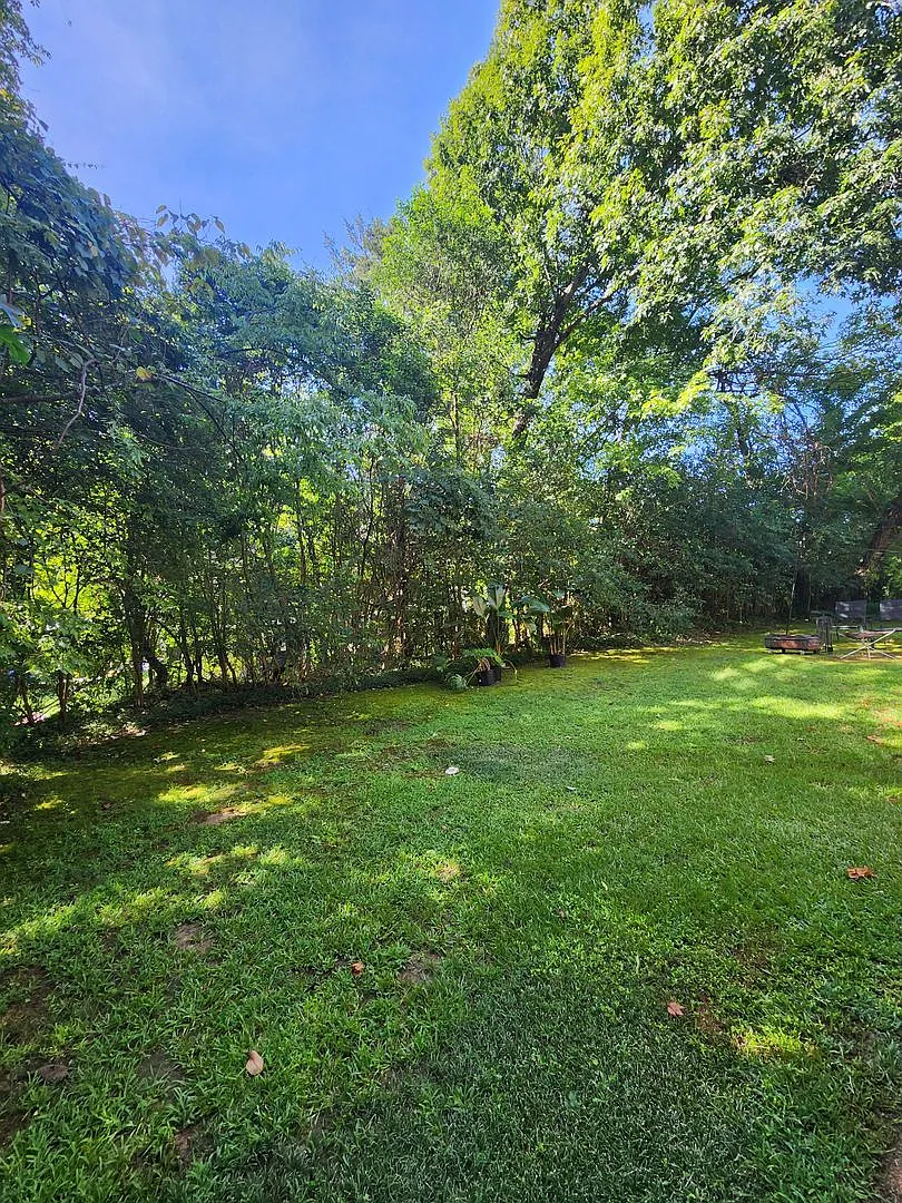 207 Purefoy Road — Photo 2
