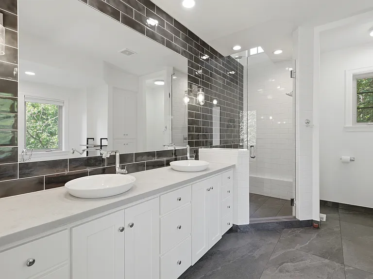 227 NW Seblar Dr — Photo 18