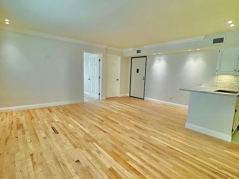 1540 Brockton Ave #1 — Photo 8