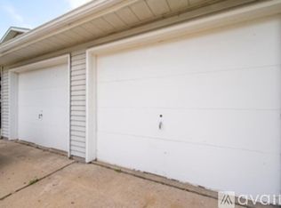 705 W Gruenwald Ave, Oshkosh, WI 54901