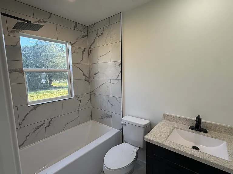 2503 E Graham Ave — Photo 22