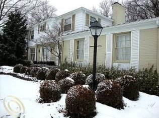 23020 Nottingham Dr, Beverly Hills, MI