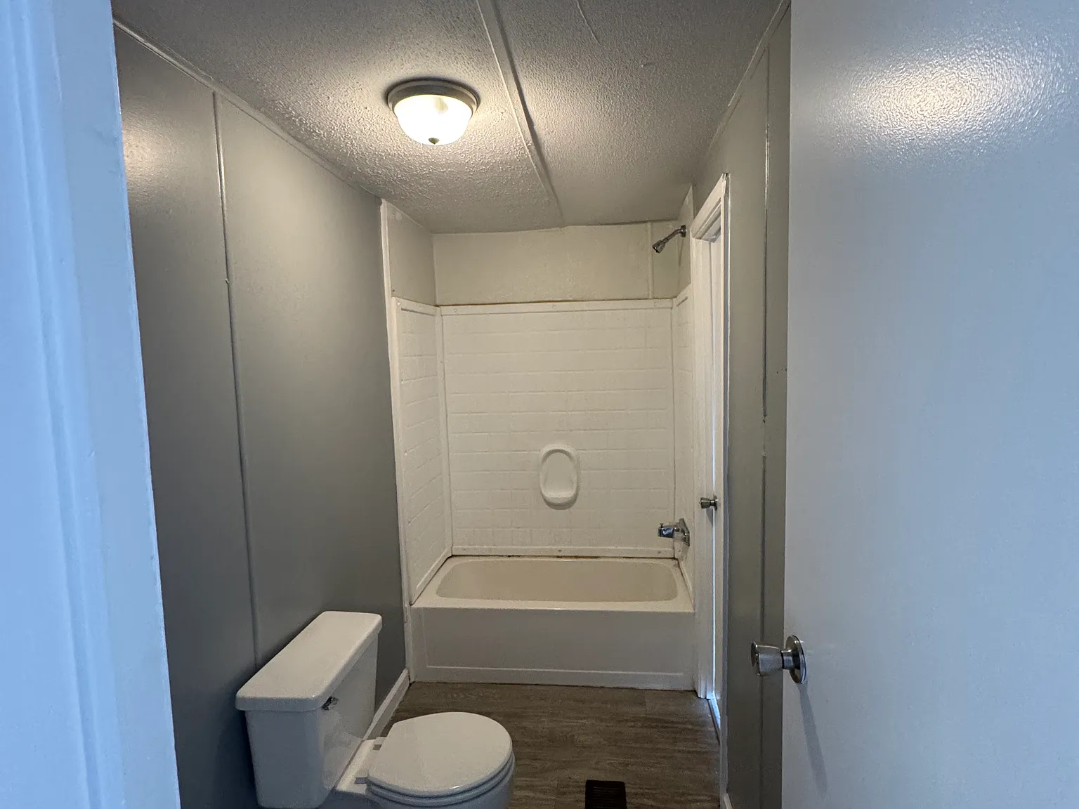 4400 Broad St — Photo 3