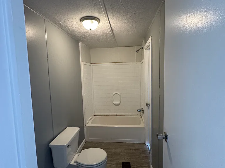 4400 Broad St #15 — Photo 3