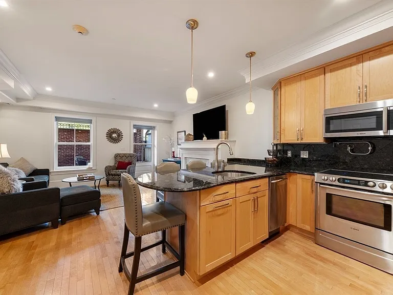 349 Marlborough St #1 — Photo 12