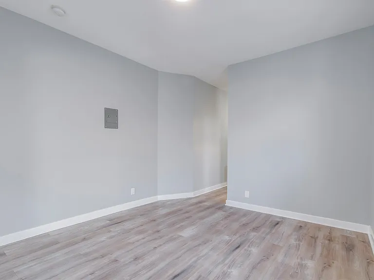 86 W 27th St #4 — Photo 8