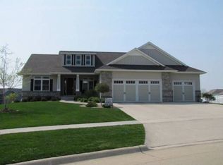 817 Amelia Dr NE, Cedar Rapids, IA 52402