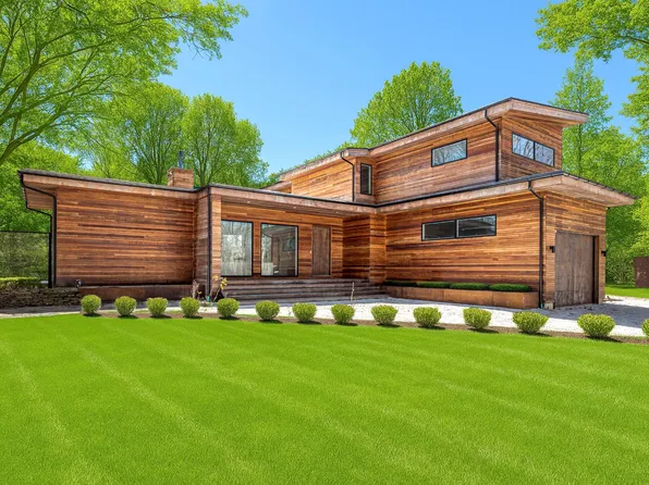https://photos.zillowstatic.com/fp/5546c145fca8a858fcb2821f1543b5fa-p_e.webp