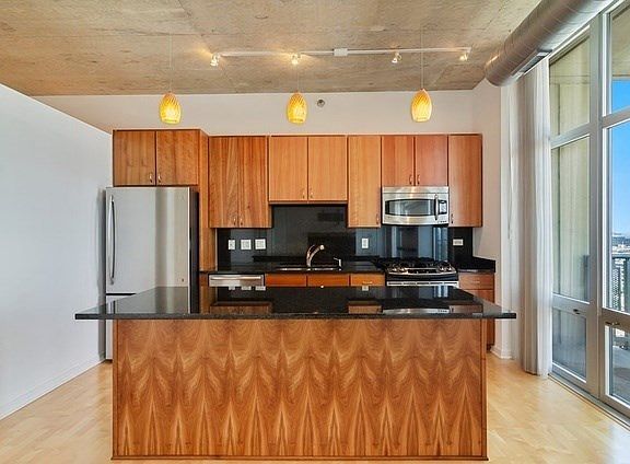 4th image of 700 N Larrabee St APT 1515