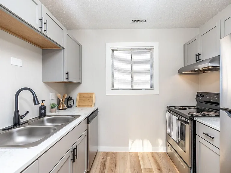 Finn Apartments — Photo 42