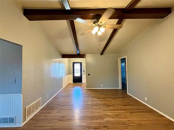 2nd image of 3021 Glenwood Dr