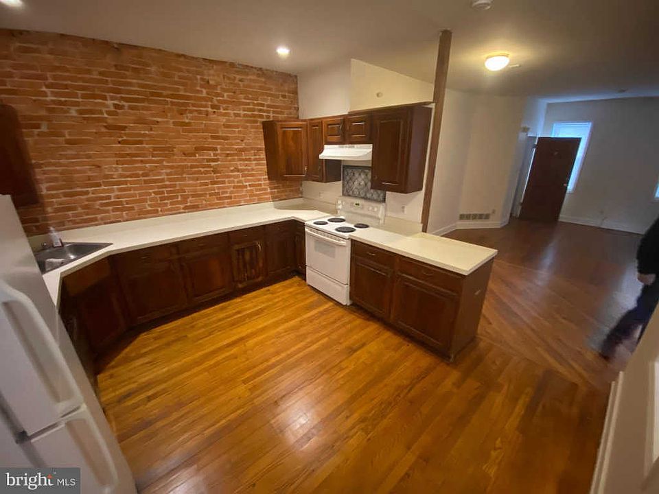 1st image of 1215 W 7th St